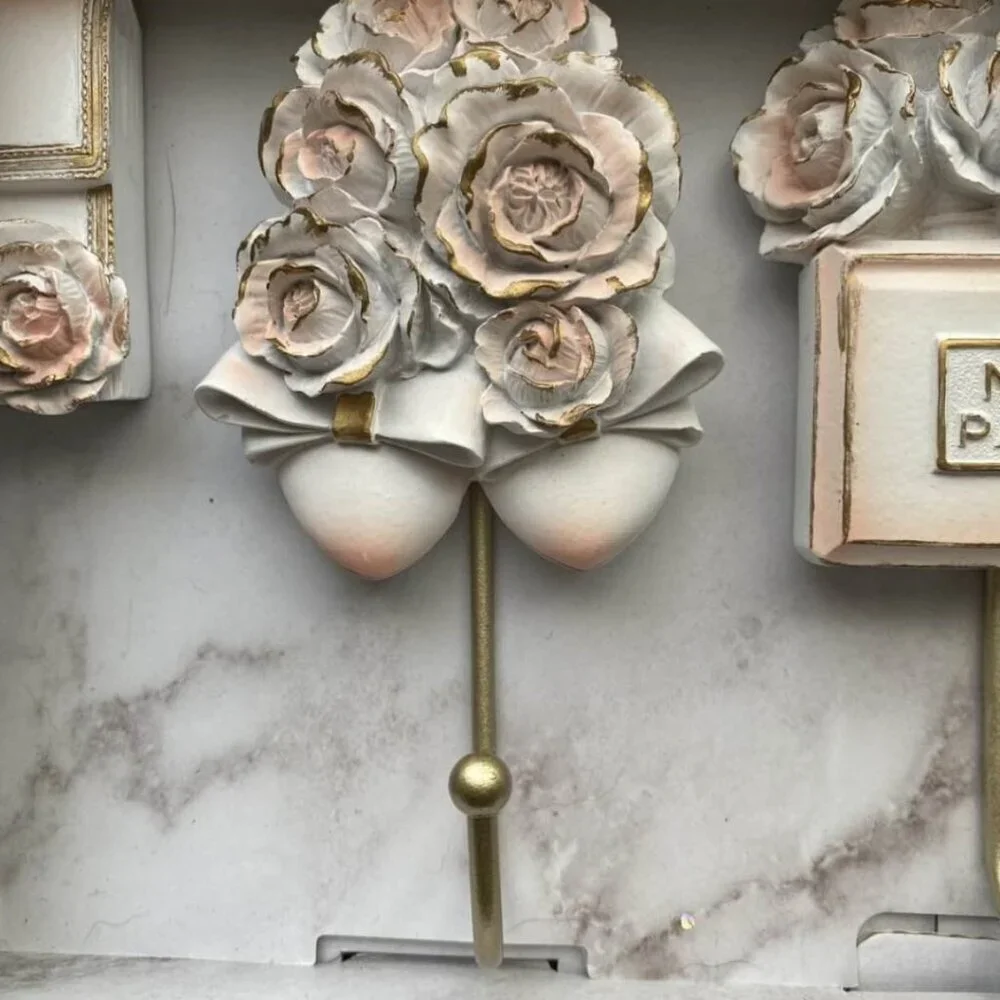 New Premier Home Imports Shabby Chic Style Resin Fashion Flower Wall Hooks Set